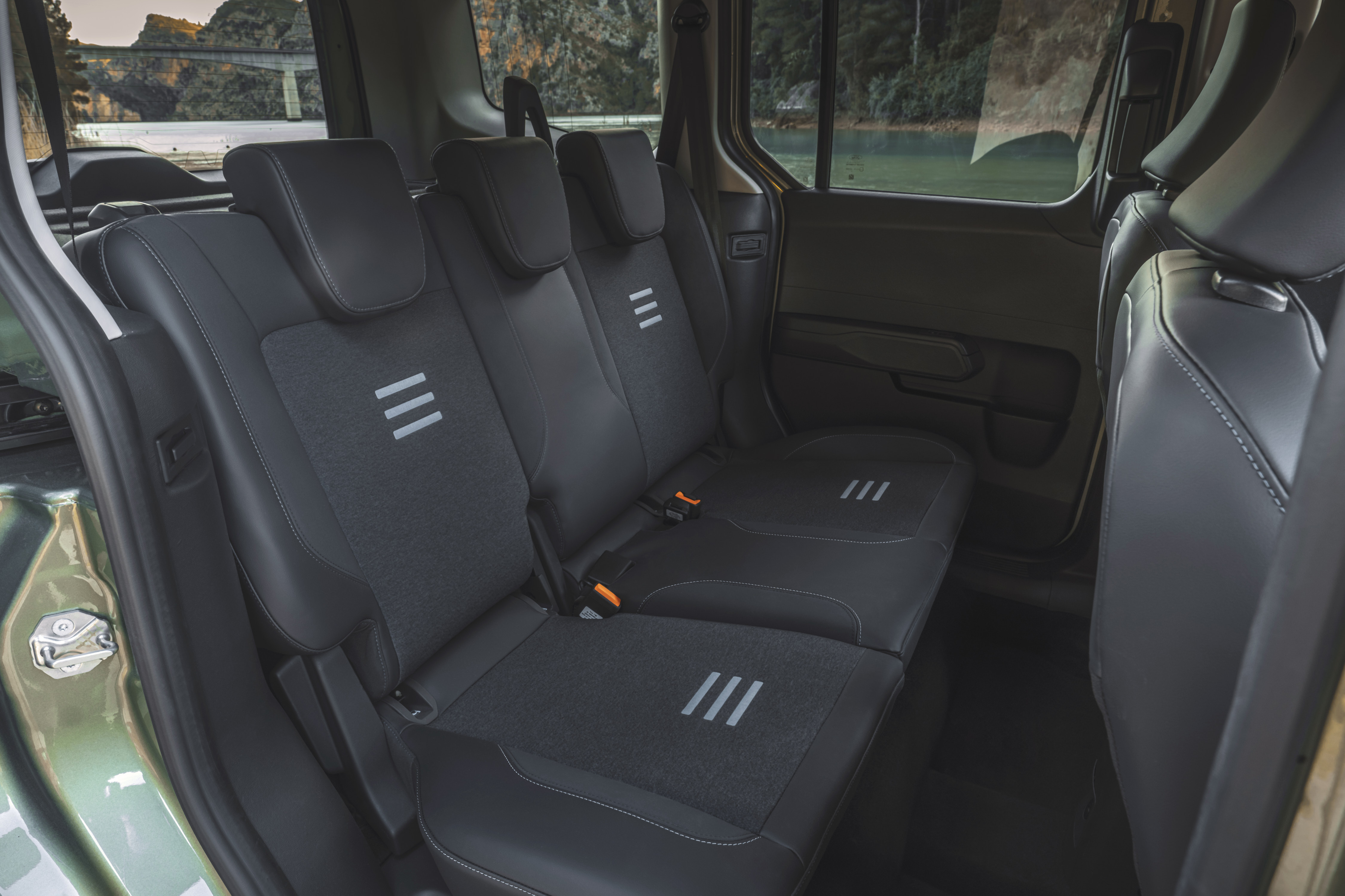 2023_FORD_Tourneo Courier_Active_13_Interior